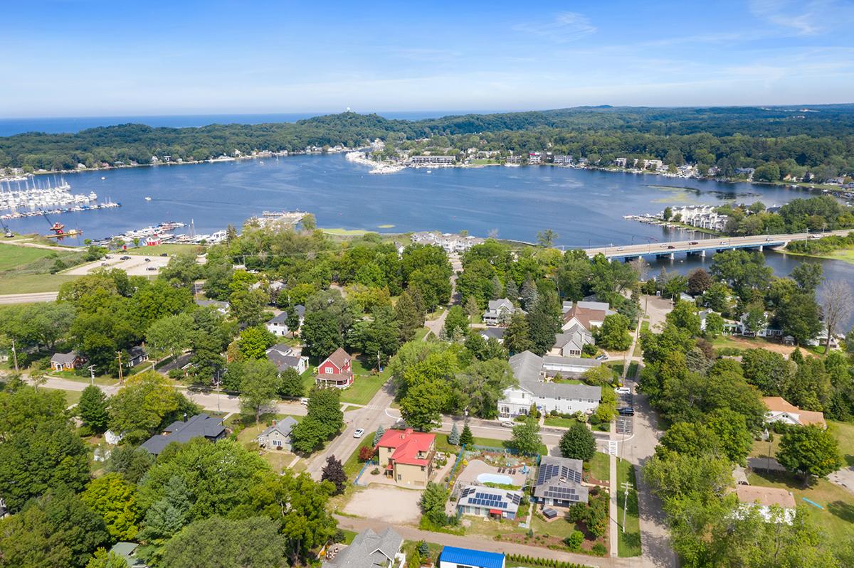 Captains Cove