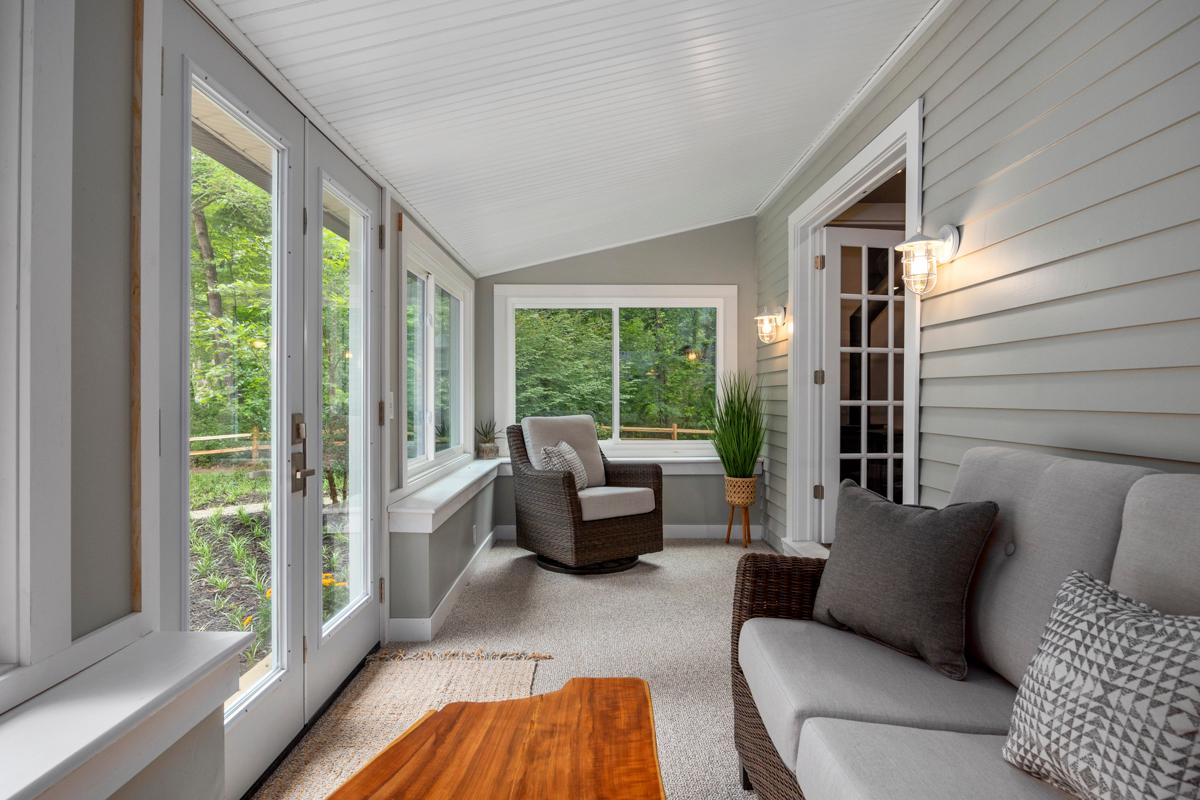 Misty Pines- Close to Lake Michigan Public Beach Access!