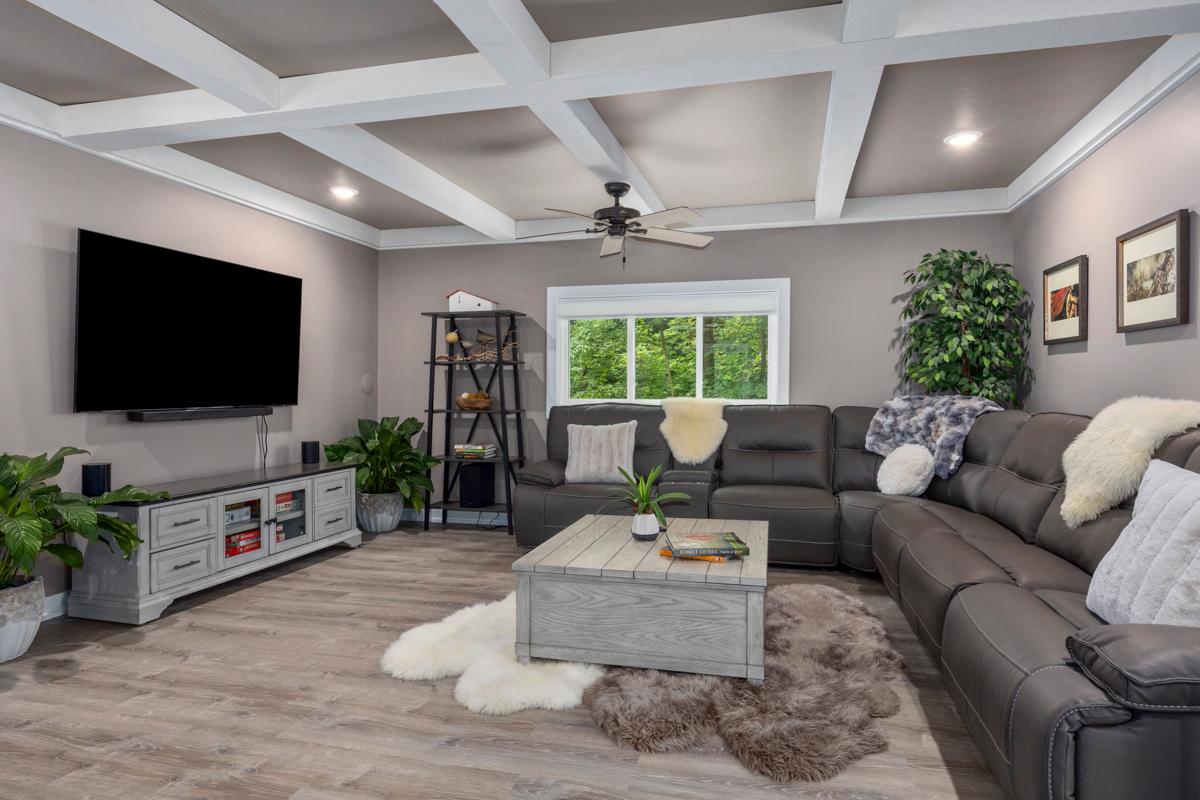Misty Pines- Close to Lake Michigan Public Beach Access!