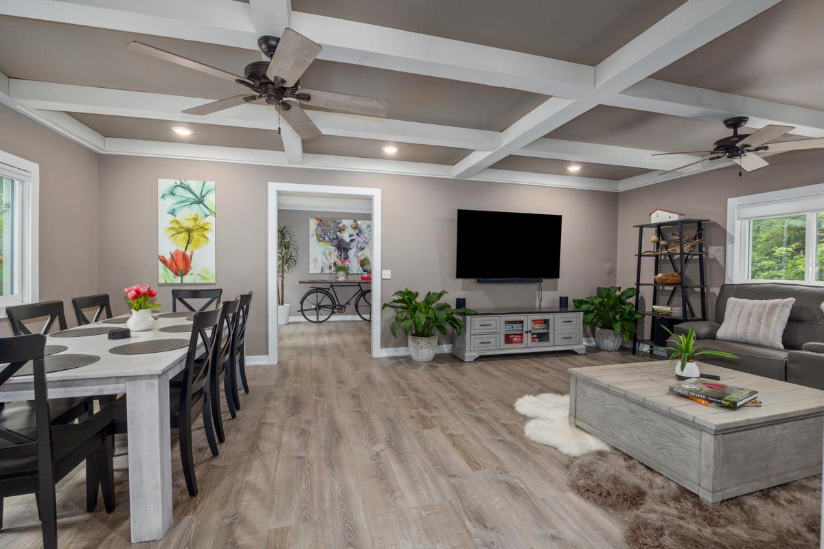 Misty Pines- Close to Lake Michigan Public Beach Access!
