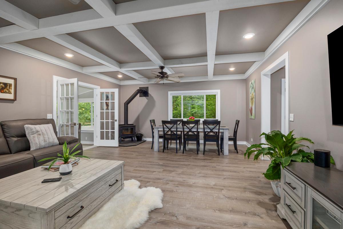 Misty Pines- Close to Lake Michigan Public Beach Access!
