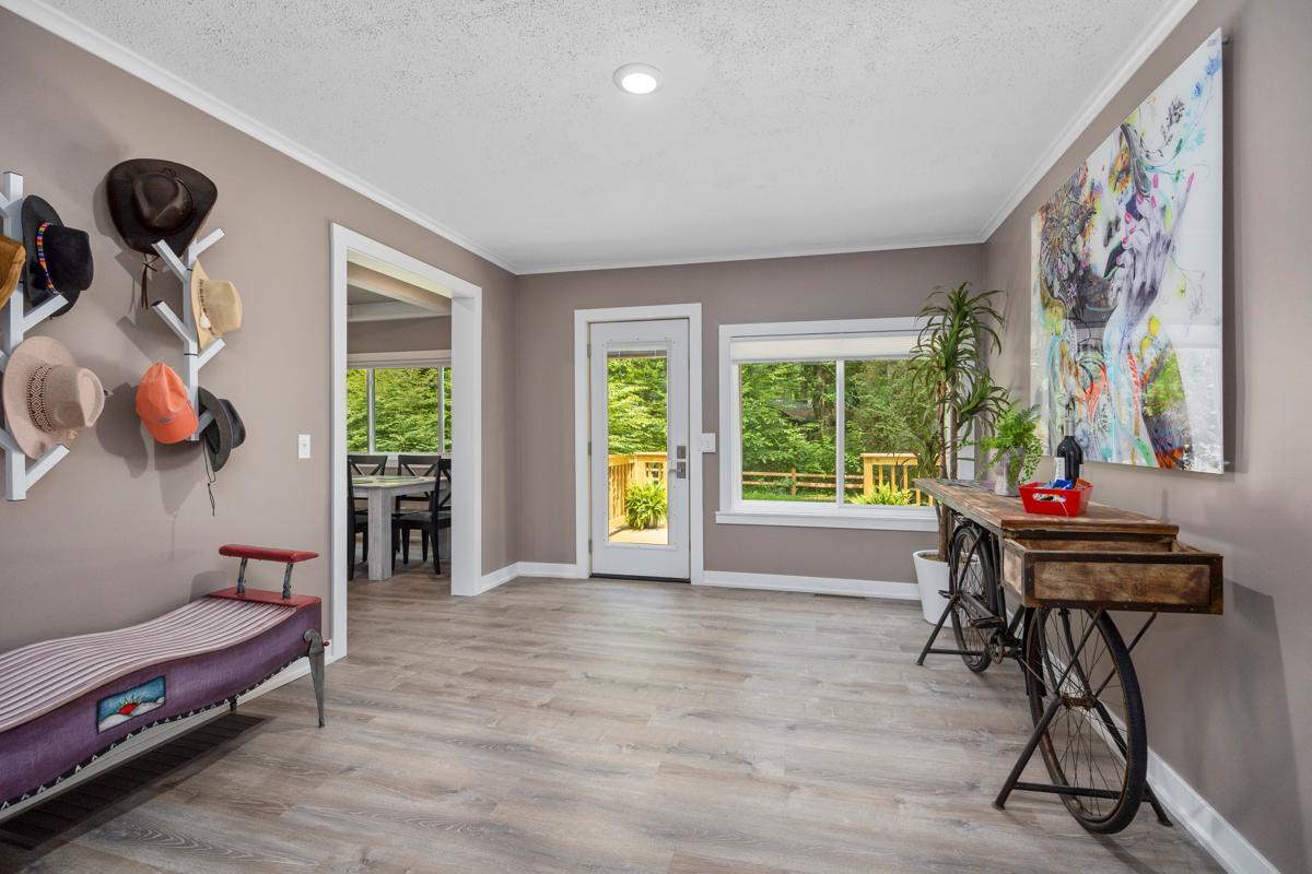 Misty Pines- Close to Lake Michigan Public Beach Access!