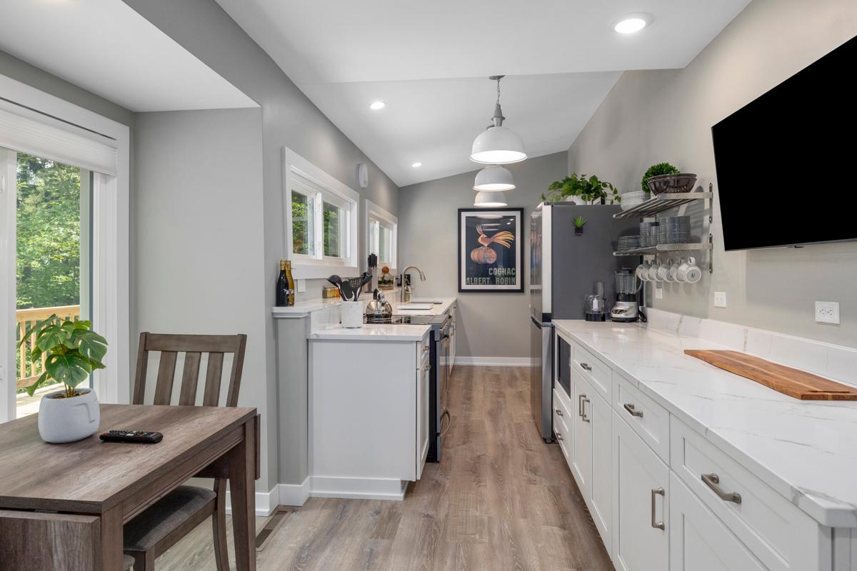 Misty Pines- Close to Lake Michigan Public Beach Access!