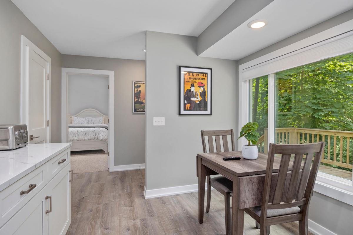 Misty Pines- Close to Lake Michigan Public Beach Access!