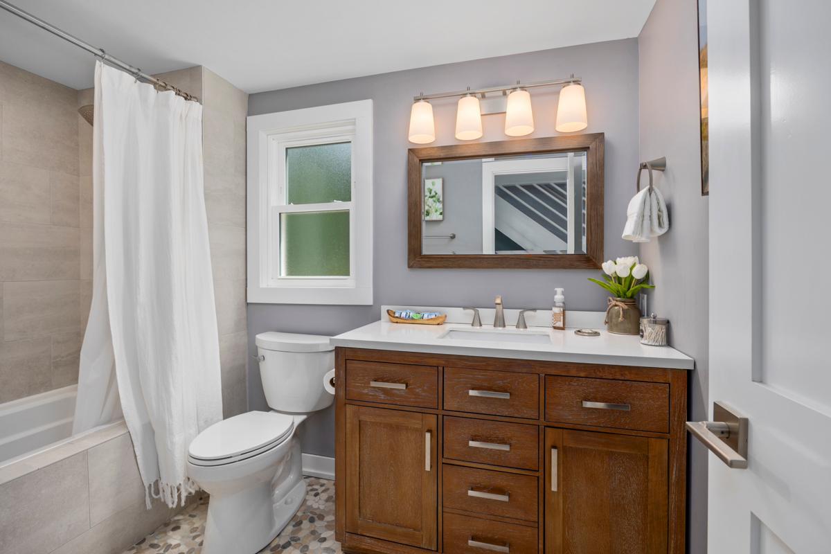 Misty Pines- Close to Lake Michigan Public Beach Access!
