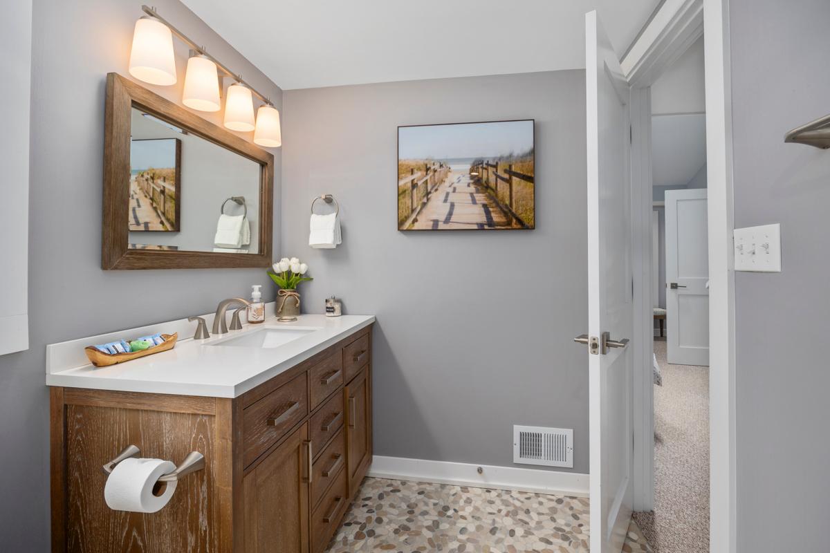 Misty Pines- Close to Lake Michigan Public Beach Access!