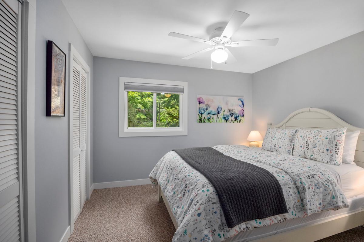 Misty Pines- Close to Lake Michigan Public Beach Access!