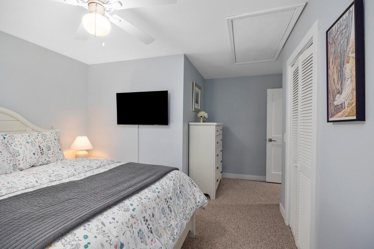 Misty Pines- Close to Lake Michigan Public Beach Access!