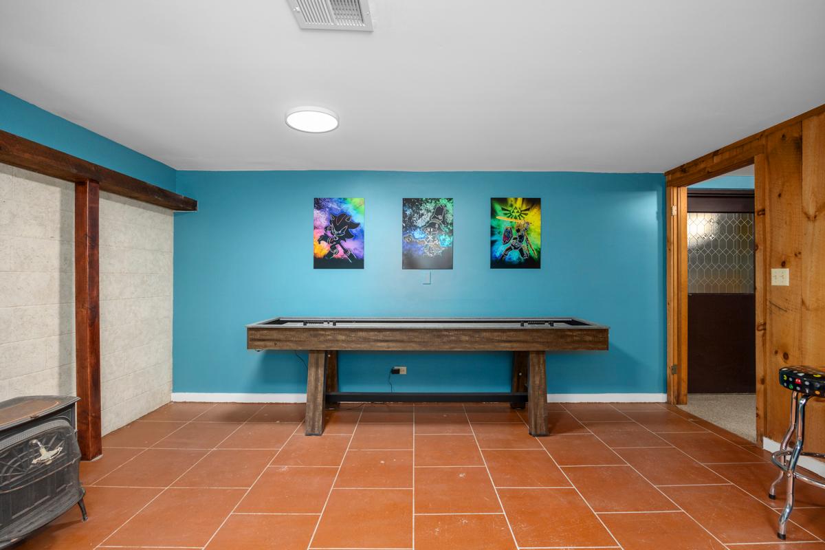 Misty Pines- Close to Lake Michigan Public Beach Access!