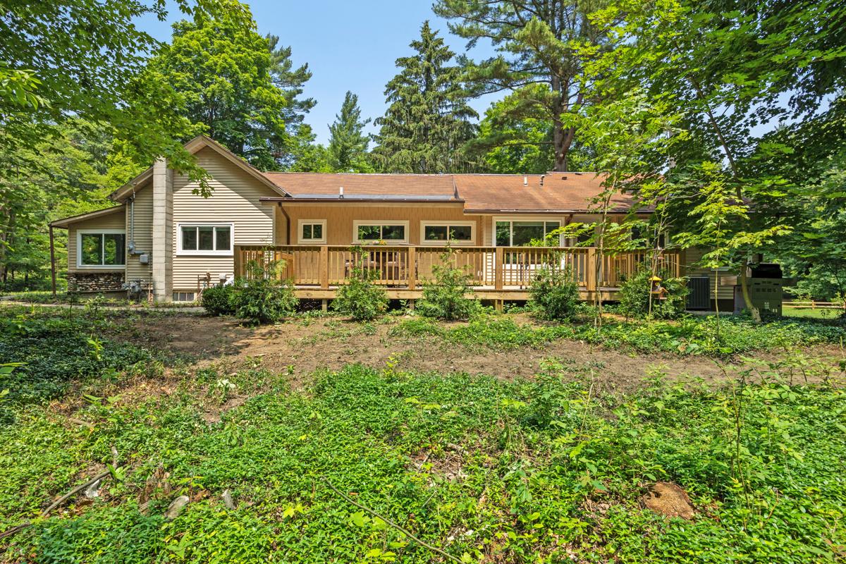 Misty Pines- Close to Lake Michigan Public Beach Access!