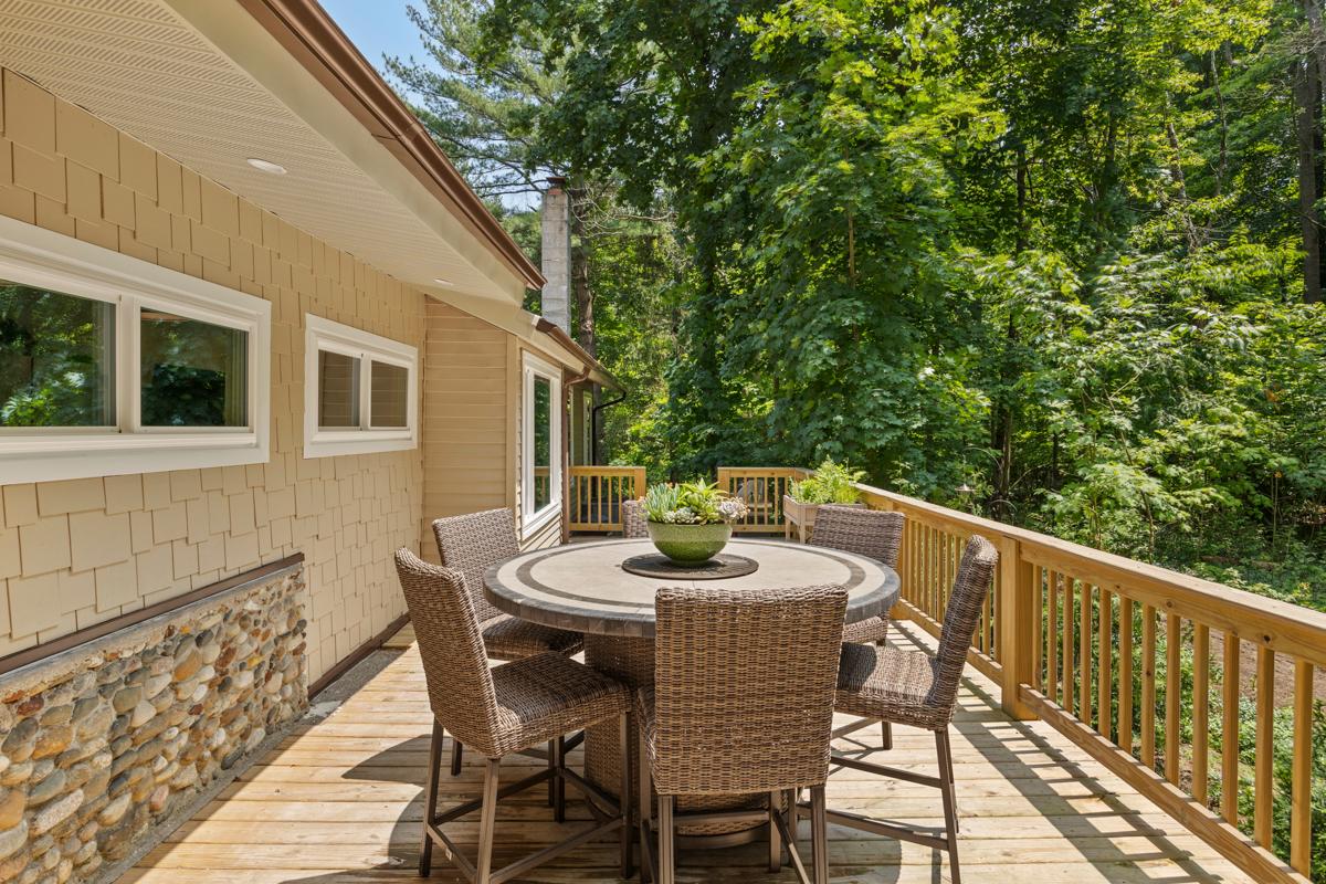 Misty Pines- Close to Lake Michigan Public Beach Access!