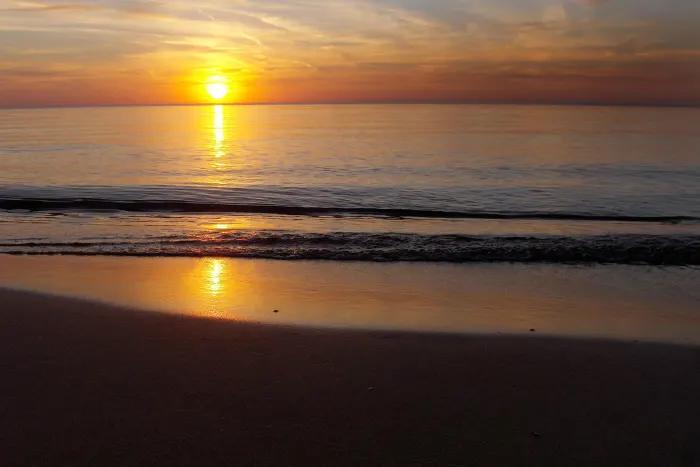 Misty Pines- Close to Lake Michigan Public Beach Access!