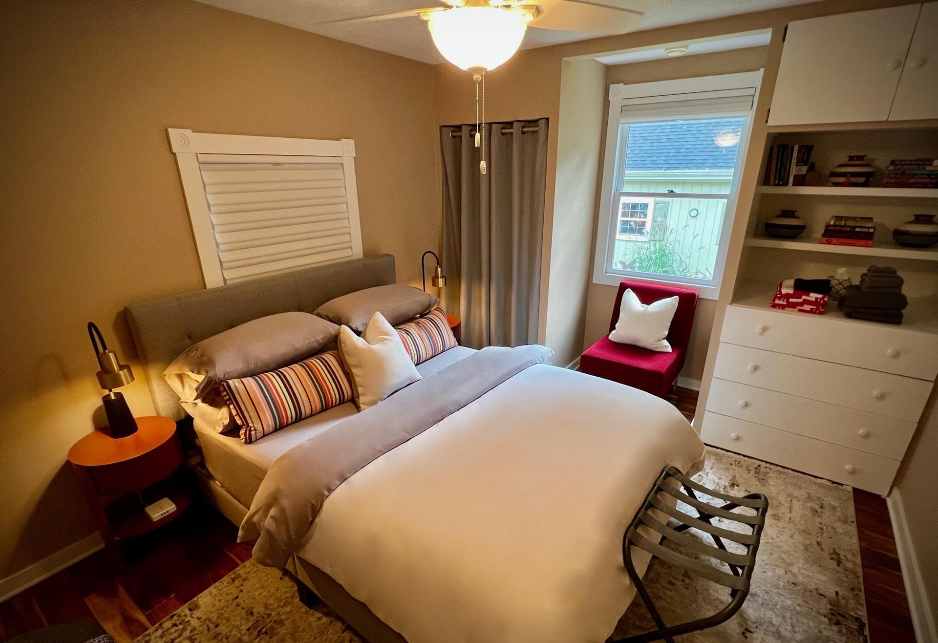 The Sharlene-walking distance to Downtown Douglas!