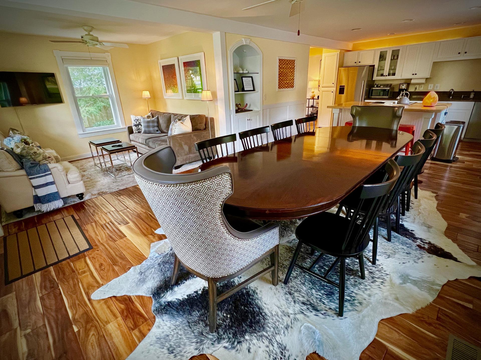 The Sharlene-walking distance to Downtown Douglas!