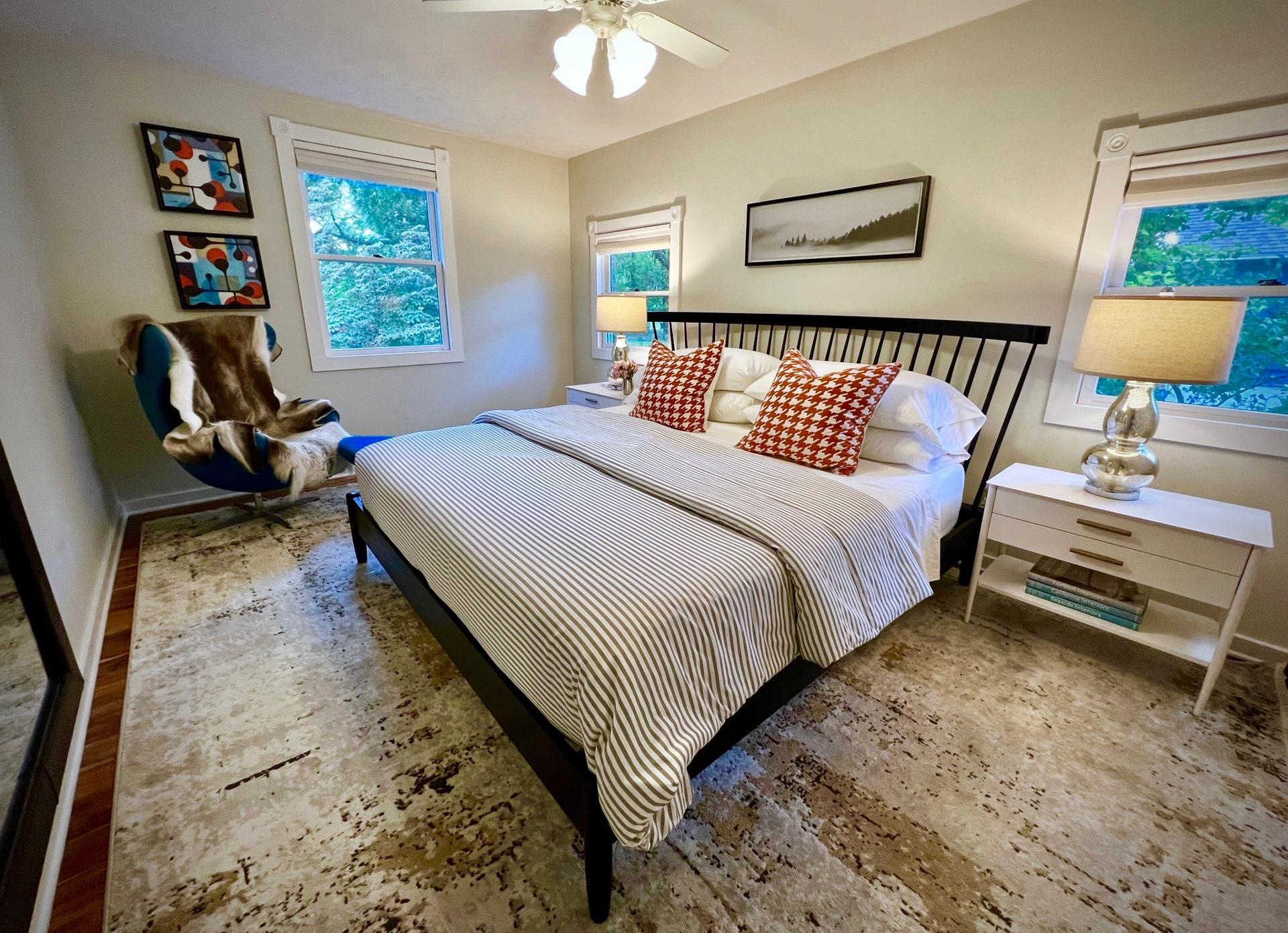 The Sharlene-walking distance to Downtown Douglas!