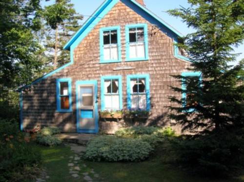 Bailey Island Maine Vacation Rental A quaint, charming and comfortable Maine cottage. A nice sunny deck, or take shade under the Porch! 