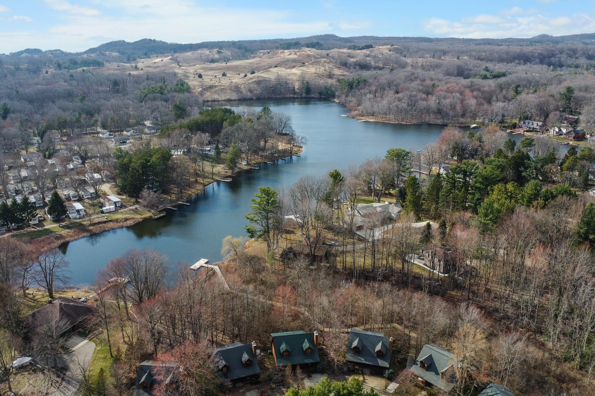 The Timber Nest “Goshorn lake dock, pool, town”