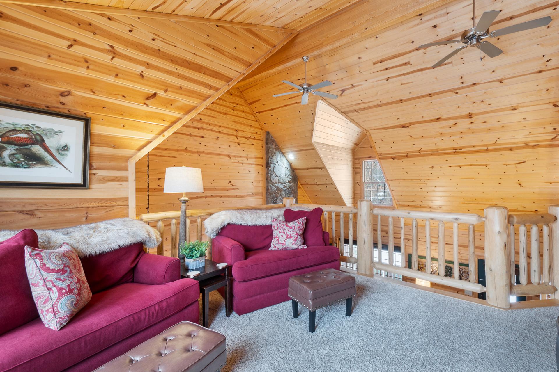 The Timber Nest “Goshorn lake dock, pool, town”