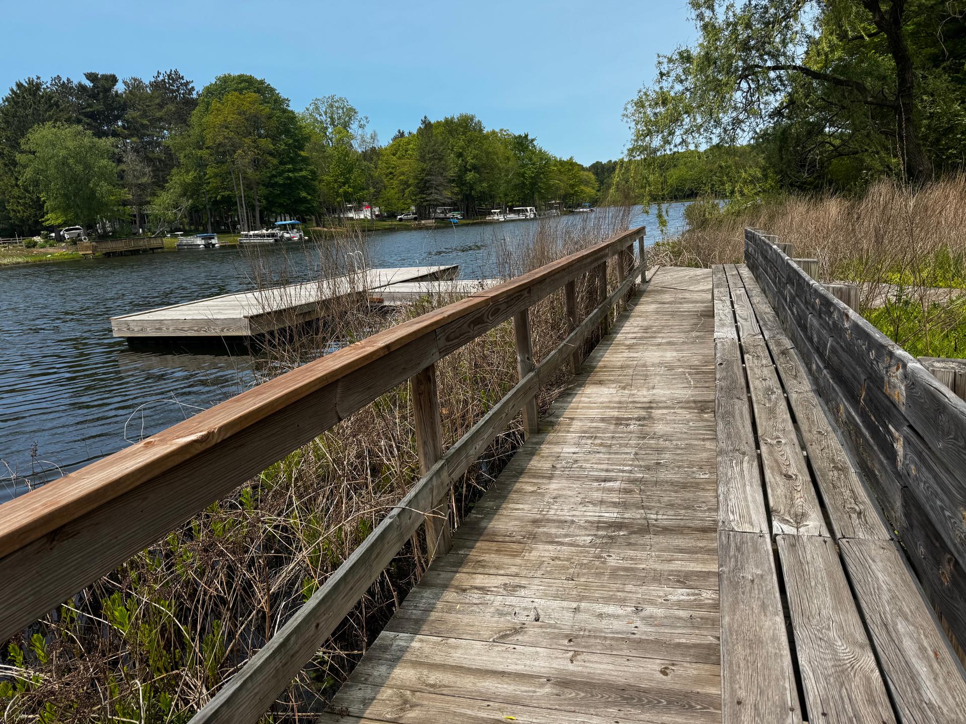 The Timber Nest “Goshorn lake dock, pool, town”