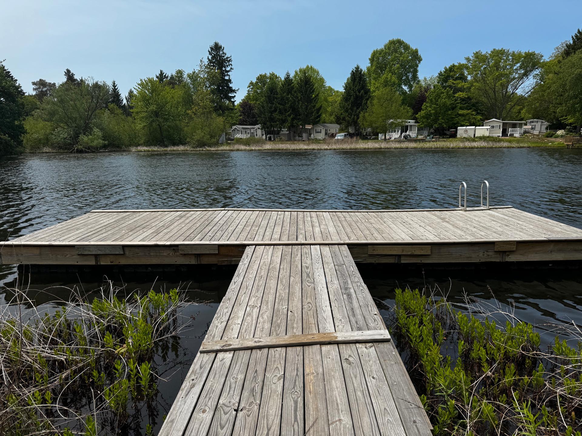 The Timber Nest “Goshorn lake dock, pool, town”