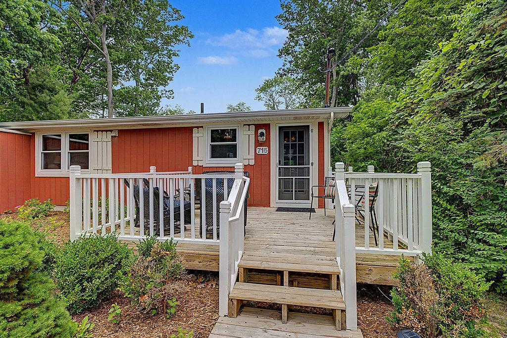 Maple Ridge Red Cottage photo 4