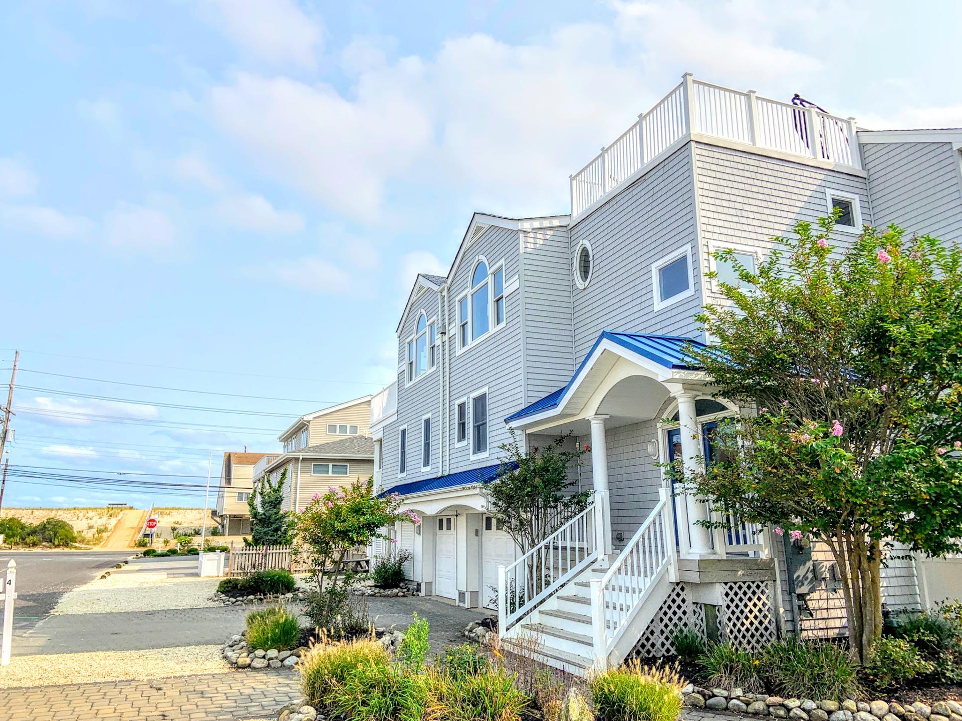 Vacation Rental Style Vacation Homes by Louis Shaw