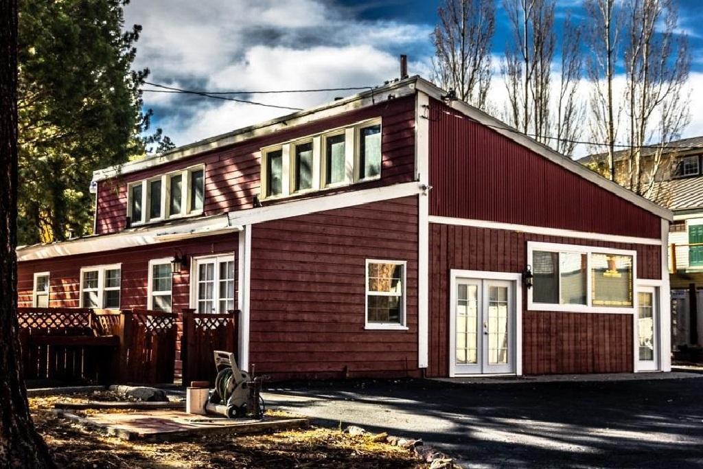 Big Bear Lake  California  Vacation Rental Cottage (Vacation in the Village)